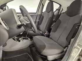 Toyota Aygo (2011) thumbnail 5