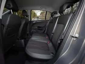 Opel Corsa (2012) thumbnail 15