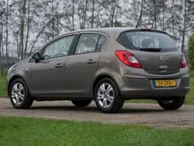 Opel Corsa (2012) thumbnail 5