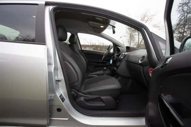 Opel Corsa (2014) thumbnail 14