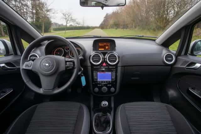 Opel Corsa (2014) thumbnail 16