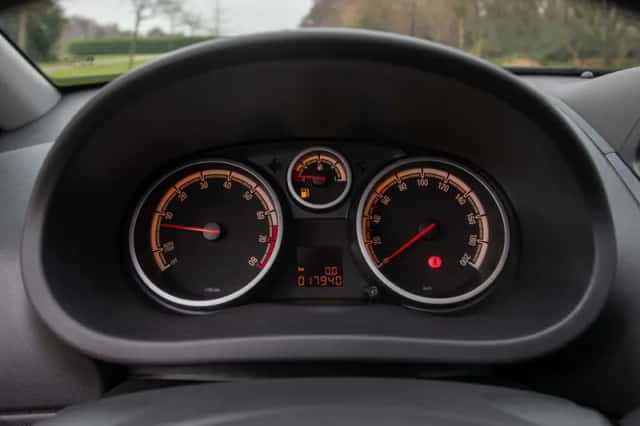 Opel Corsa (2014) thumbnail 17