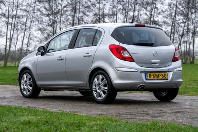 Opel Corsa (2014) thumbnail 4
