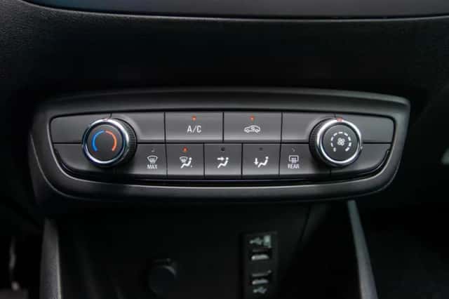 Opel Crossland X (2018) thumbnail 17