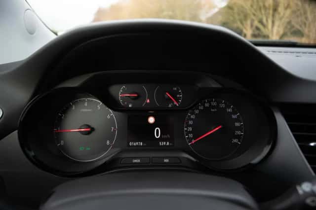 Opel Crossland X (2018) thumbnail 19