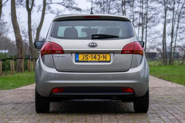 Kia Venga (2016) thumbnail 11