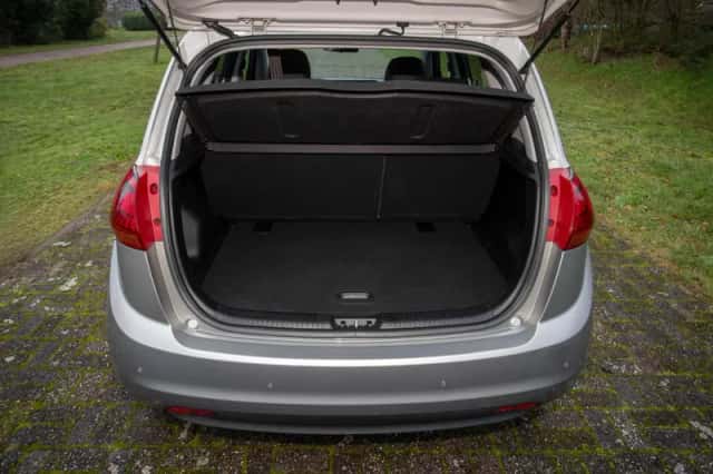 Kia Venga (2016) thumbnail 22