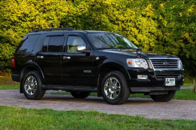 Ford Explorer (2008) thumbnail 2