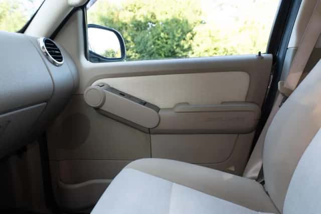 Ford Explorer (2008) thumbnail 25
