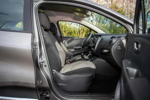 Renault Captur (2013) thumbnail 13