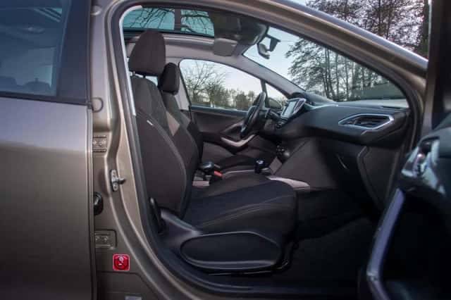 Peugeot 2008 (2016) thumbnail 14