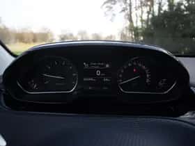 Peugeot 2008 (2016) thumbnail 17