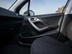 Peugeot 2008 (2016) thumbnail 21