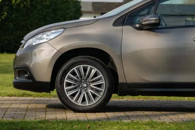 Peugeot 2008 (2016) thumbnail 7