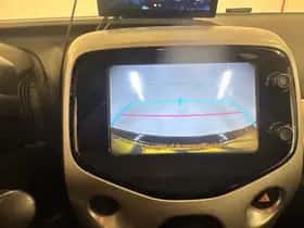 Toyota Aygo (2016) thumbnail 11