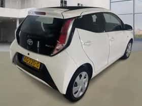 Toyota Aygo (2016) thumbnail 3