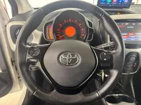Toyota Aygo (2016) thumbnail 8