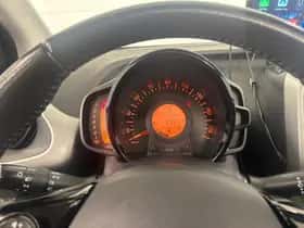 Toyota Aygo (2016) thumbnail 9