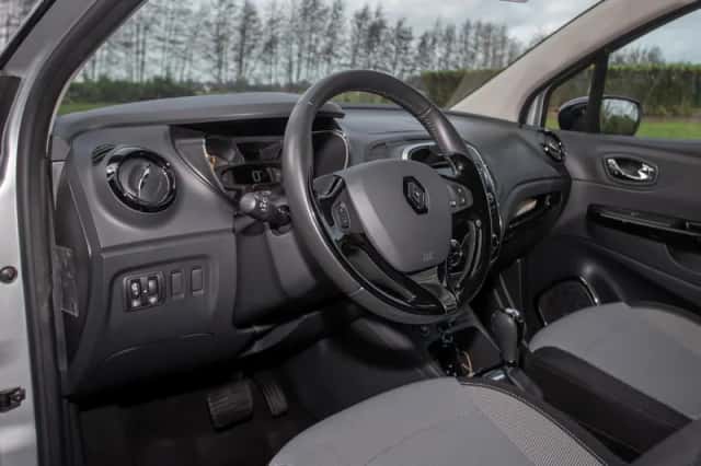 Renault Captur (2014) thumbnail 11
