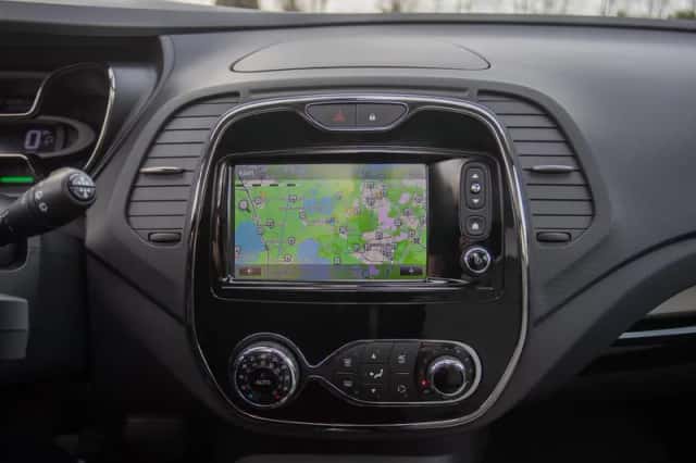 Renault Captur (2014) thumbnail 16