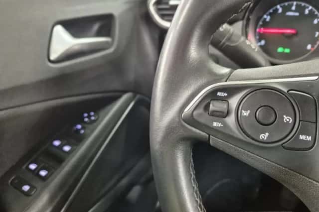 Opel Crossland X (2019) thumbnail 9