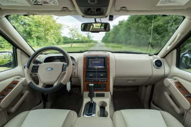 Ford Explorer (2007) thumbnail 24