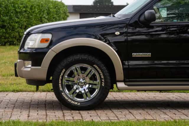 Ford Explorer (2007) thumbnail 7