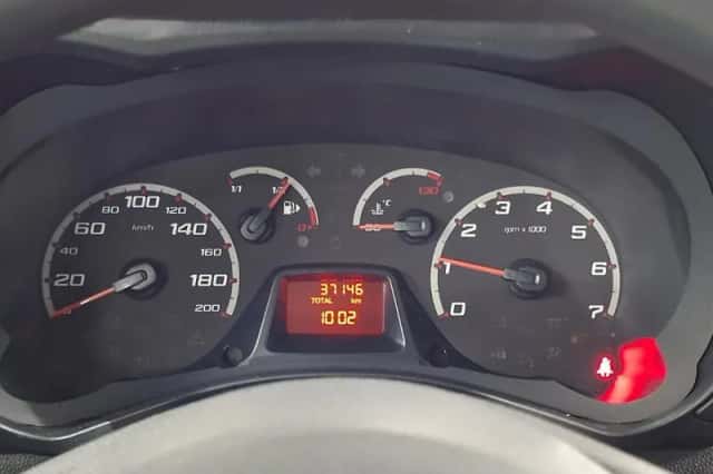 Ford Ka (2012) thumbnail 10