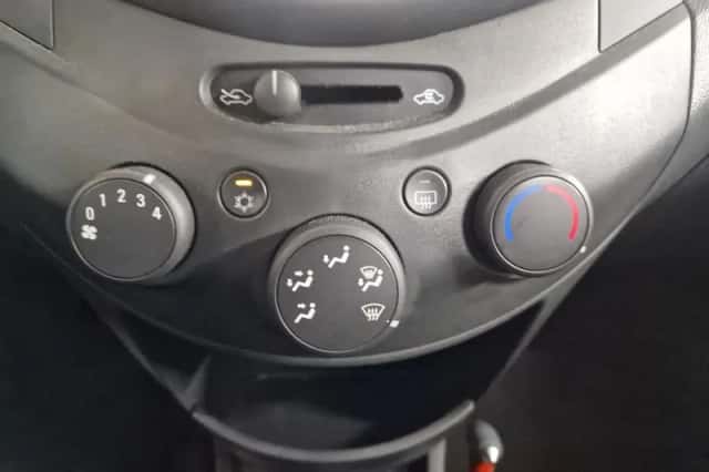 Chevrolet Spark (2010) thumbnail 12