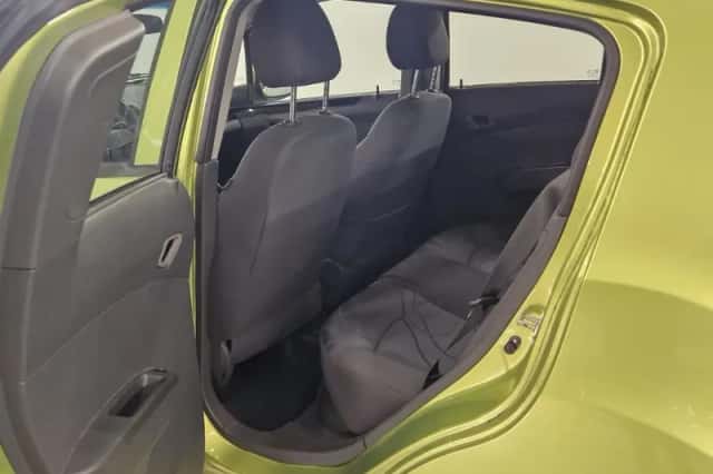 Chevrolet Spark (2010) thumbnail 7