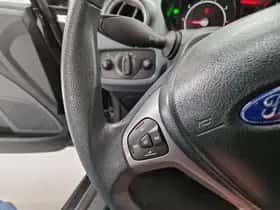 Ford Fiesta (2009) thumbnail 8