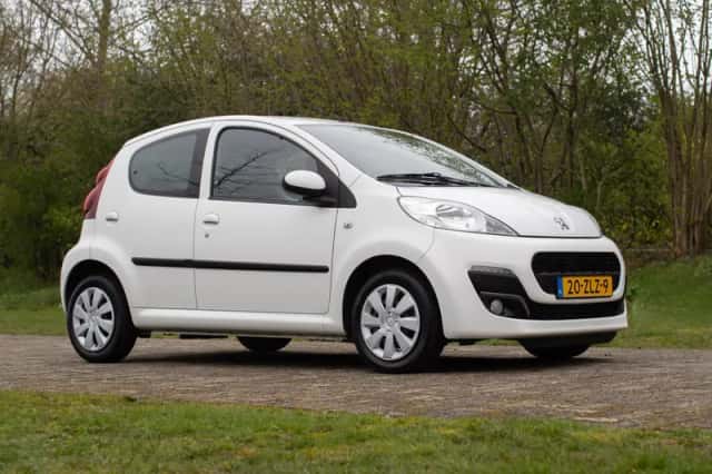 Peugeot 107 (2013) thumbnail 2