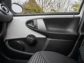 Peugeot 107 (2013) thumbnail 20