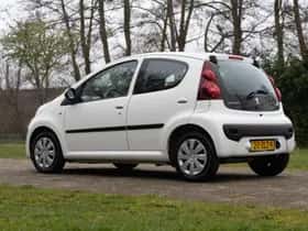 Peugeot 107 (2013) thumbnail 4