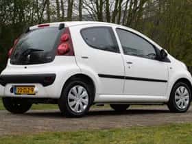 Peugeot 107 (2013) thumbnail 5