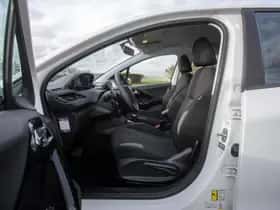 Peugeot 208 (2014) thumbnail 12