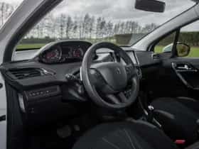 Peugeot 208 (2014) thumbnail 15