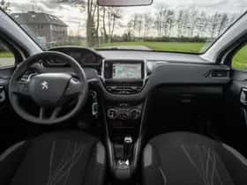 Peugeot 208 (2014) thumbnail 16