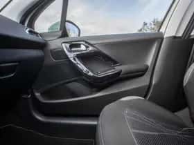 Peugeot 208 (2014) thumbnail 19