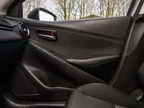 Mazda 2 (2015) thumbnail 21