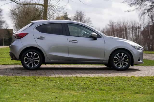Mazda 2 (2015) thumbnail 6