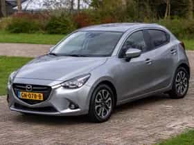 Mazda 2 (2015) thumbnail 8