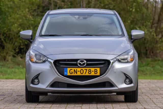 Mazda 2 (2015) thumbnail 9
