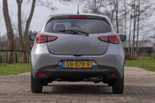 Mazda 2 (2015) thumbnail 10