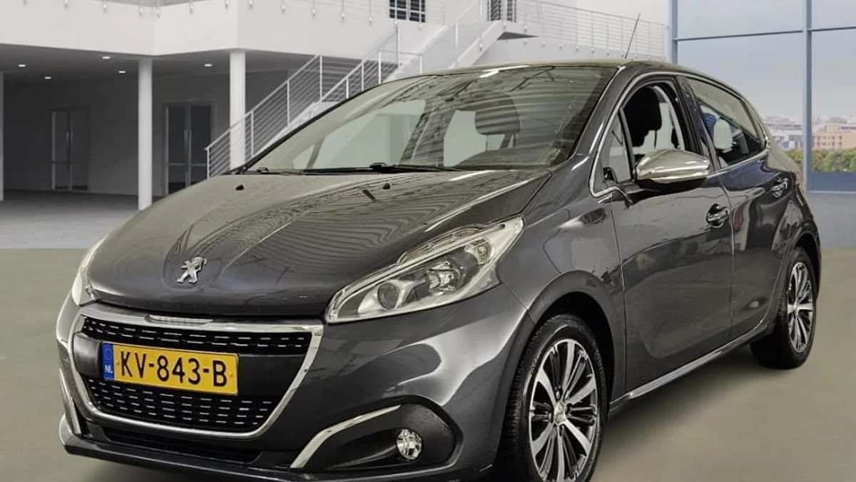 Peugeot 208 (2016) — foto 1