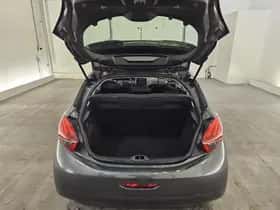Peugeot 208 (2016) thumbnail 15