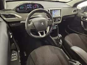 Peugeot 208 (2016) thumbnail 6