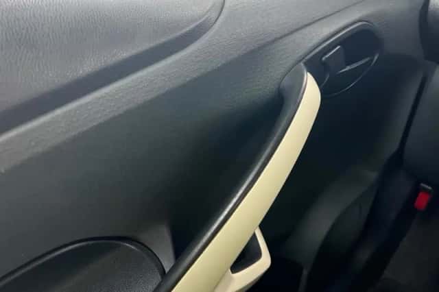 Ford Ka (2011) thumbnail 11