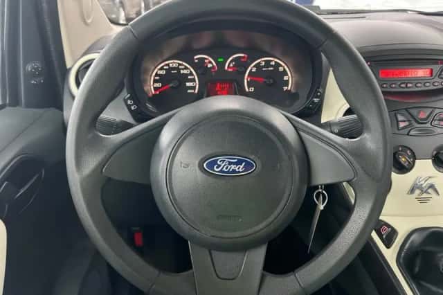 Ford Ka (2011) thumbnail 7