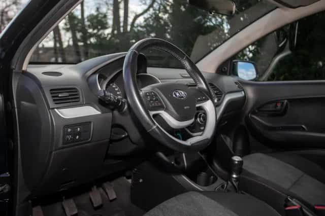 Kia Picanto (2017) thumbnail 11